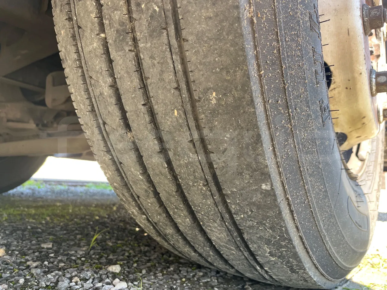 Man 18.314HOCL-NL SL353 -EUR4 -257kW - 12m - tread condition front tires right
