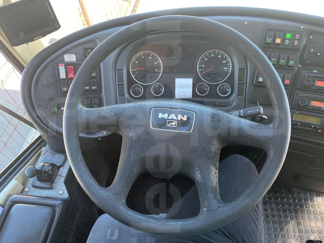 Man 18.314HOCL-NL SL353 -EUR4 -257kW - 12m - steering wheel photo