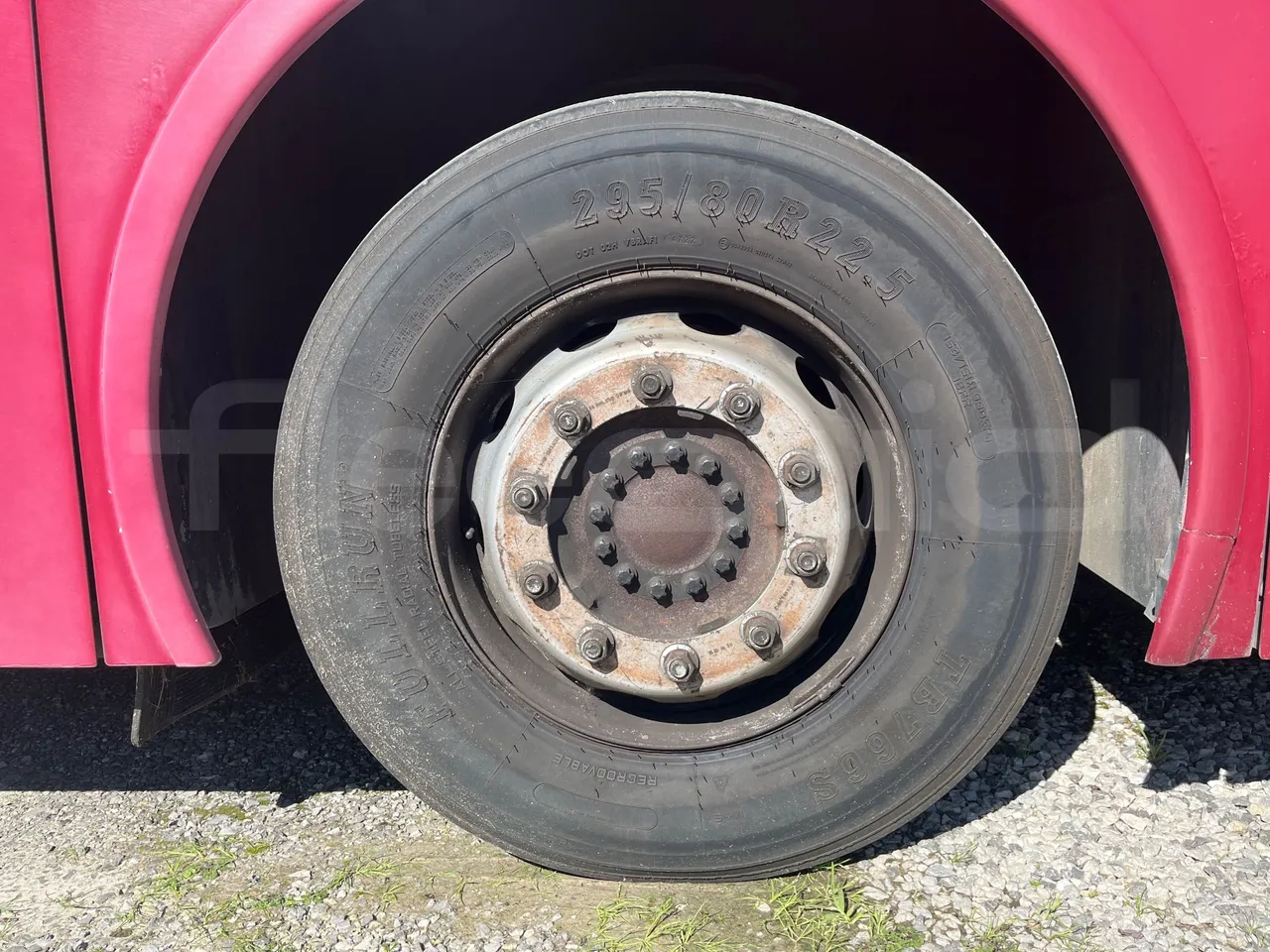 Man 18.314HOCL-NL SL353 -EUR4 -257kW - 12m - front left tire measurements