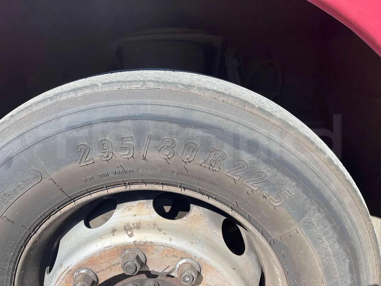Man 18.314HOCL-NL SL353 -EUR4 -257kW - 12m - rear left tire photo