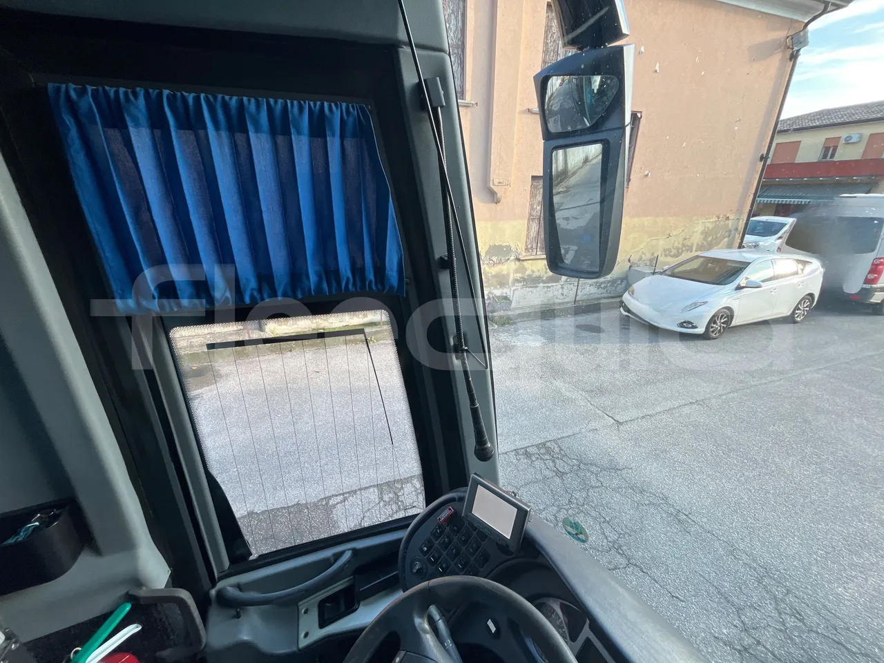 Irisbus New Domino 397E/12.4  - Euro4 - 331kW - 12.410mt - driver microphone accessories photo