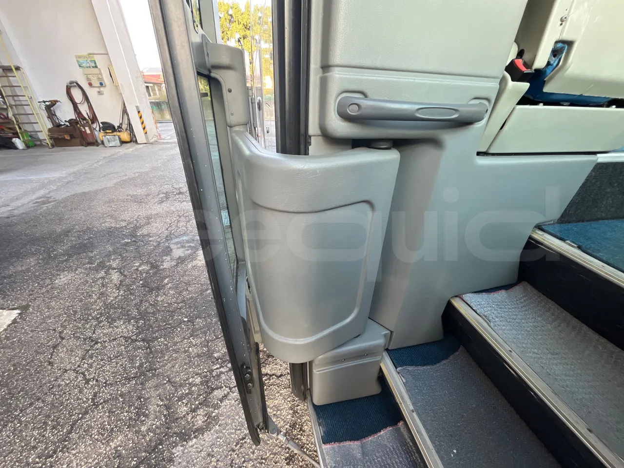Irisbus New Domino 397E/12.4  - Euro4 - 331kW - 12.410mt - door mechanism photo