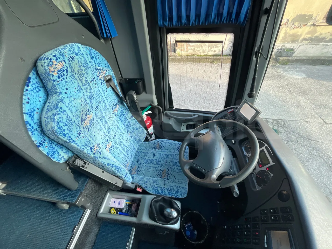 Irisbus New Domino 397E/12.4  - Euro4 - 331kW - 12.410mt - driver's seat photo
