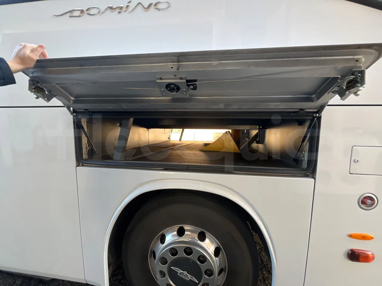 Irisbus New Domino 397E/12.4  - Euro4 - 331kW - 12.410mt - external compartments photo