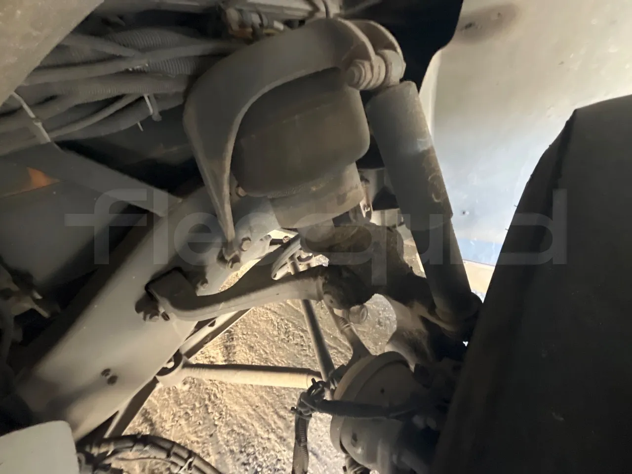 Irisbus New Domino 397E/12.4  - Euro4 - 331kW - 12.410mt - front shock absorbers left