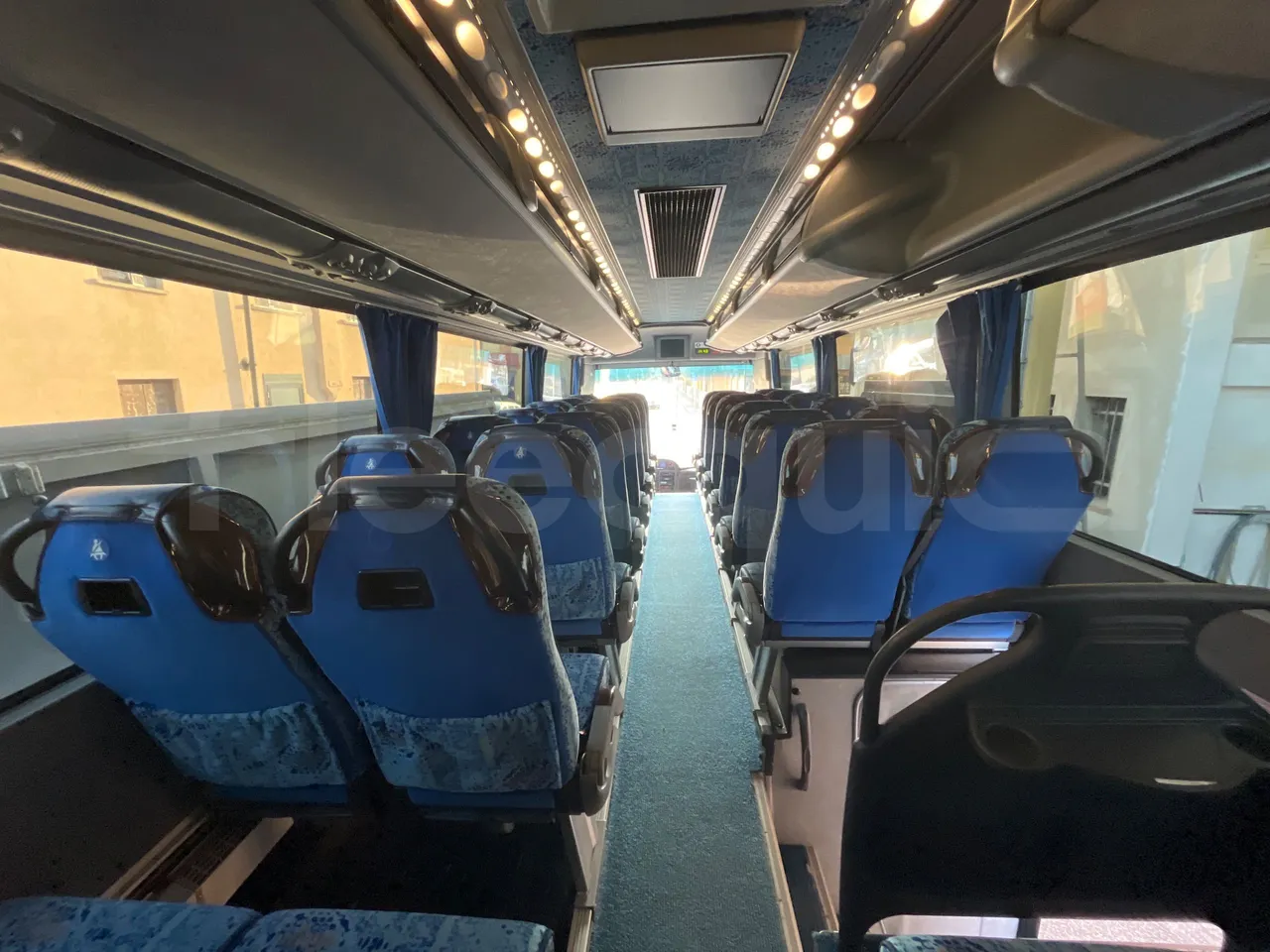 Irisbus New Domino 397E/12.4  - Euro4 - 331kW - 12.410mt - forward view middle aisle