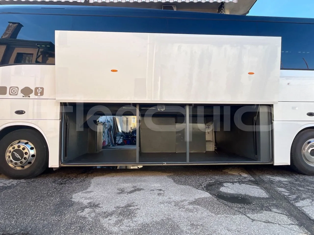 Irisbus New Domino 397E/12.4  - Euro4 - 331kW - 12.410mt - luggage rack photo