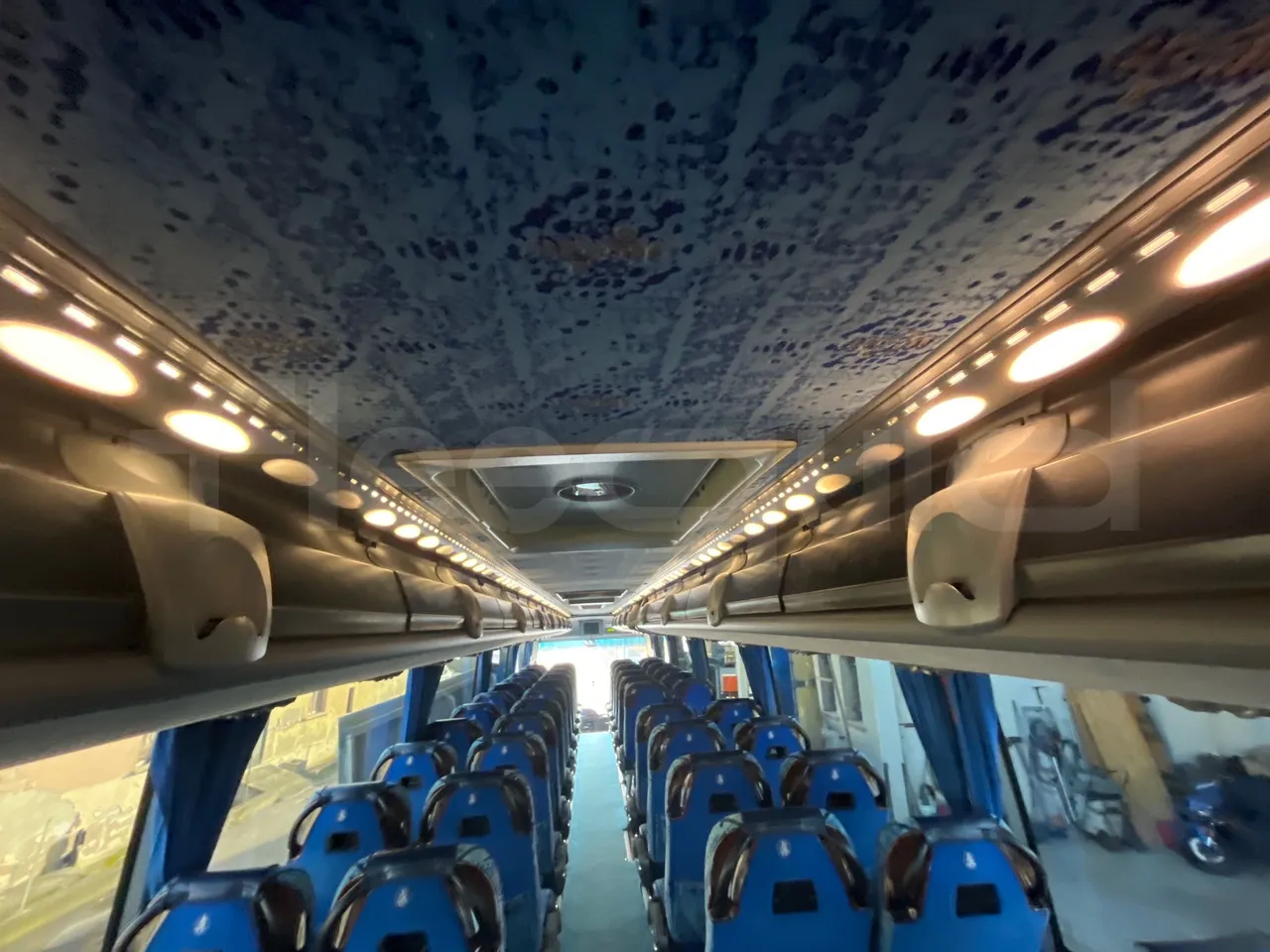 Irisbus New Domino 397E/12.4  - Euro4 - 331kW - 12.410mt - overhead compartments photo