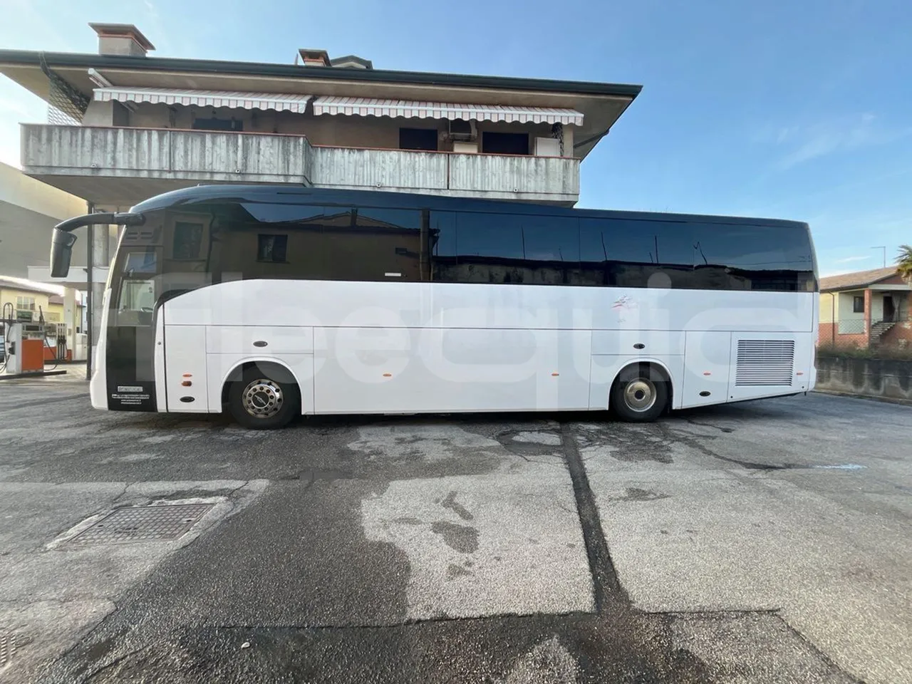 Irisbus New Domino 397E/12.4  - Euro4 - 331kW - 12.410mt - left side photo