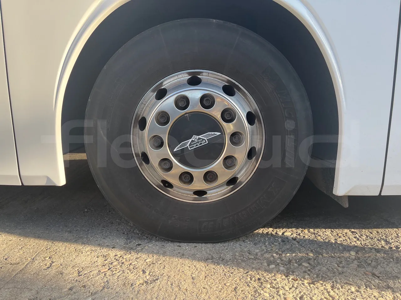 Irisbus New Domino 397E/12.4  - Euro4 - 331kW - 12.410mt - front left tire measurements