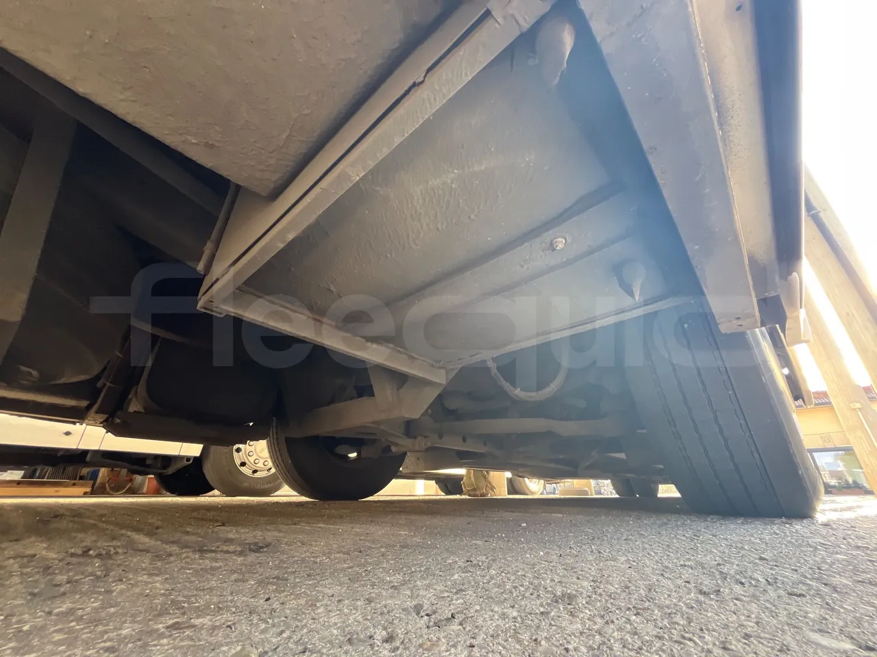 Irisbus New Domino 397E/12.4  - Euro4 - 331kW - 12.410mt - front axle left side