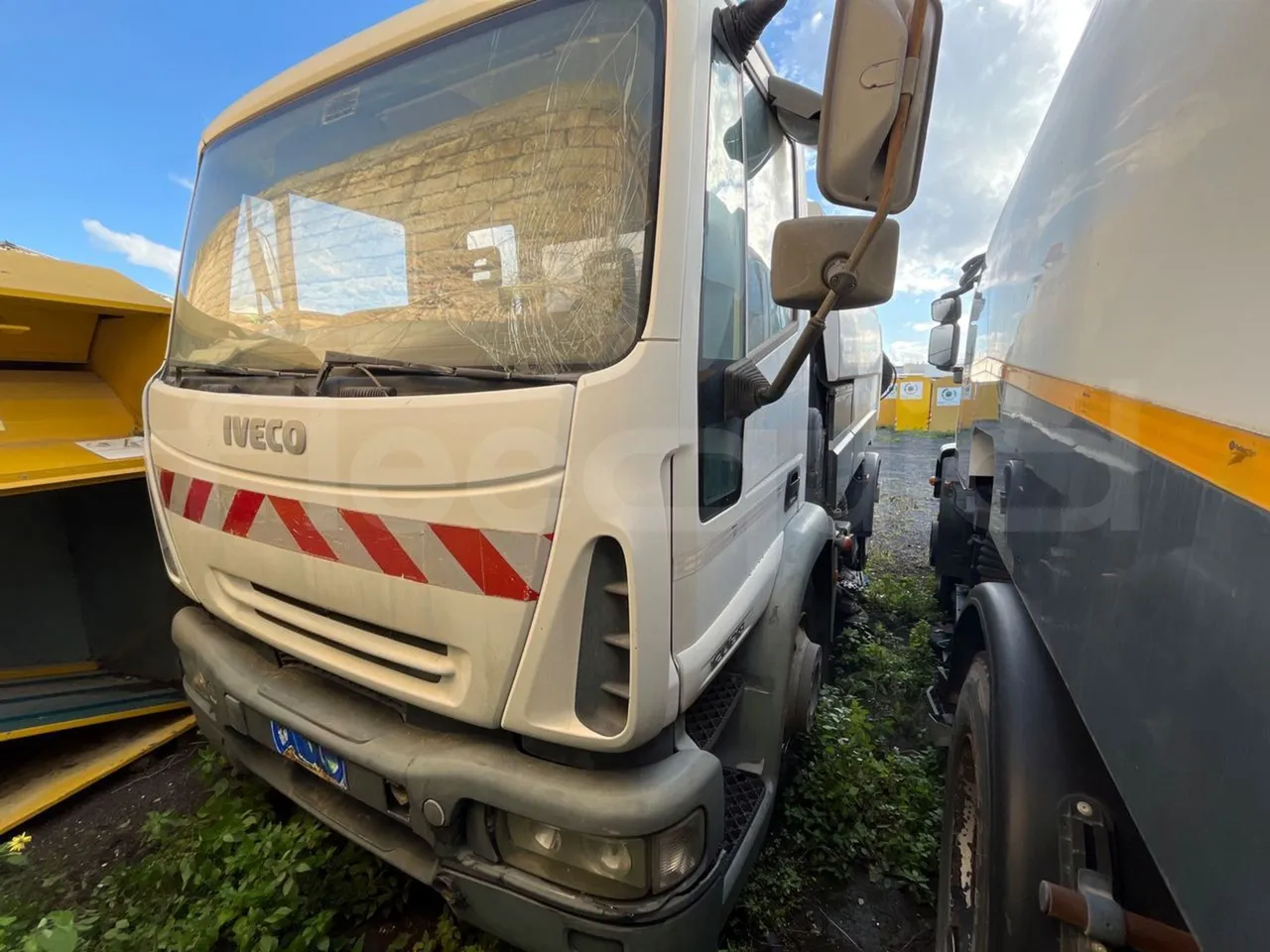 Iveco 130/120 Euro3 - 134kW - 5.995mt - 3/4 front left