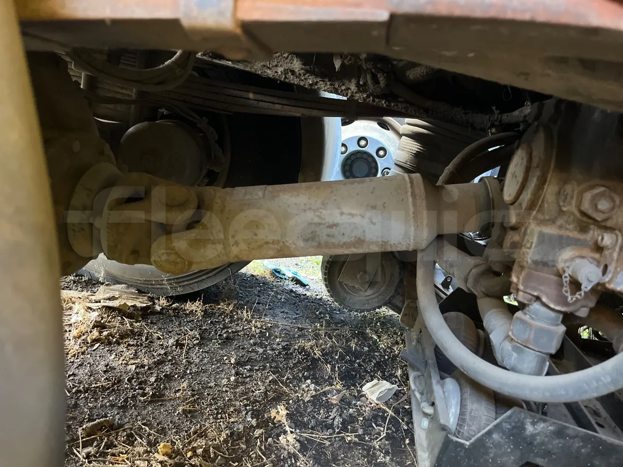 Iveco 130/120 Euro3 - 134kW - 5.995mt - driveshaft photo