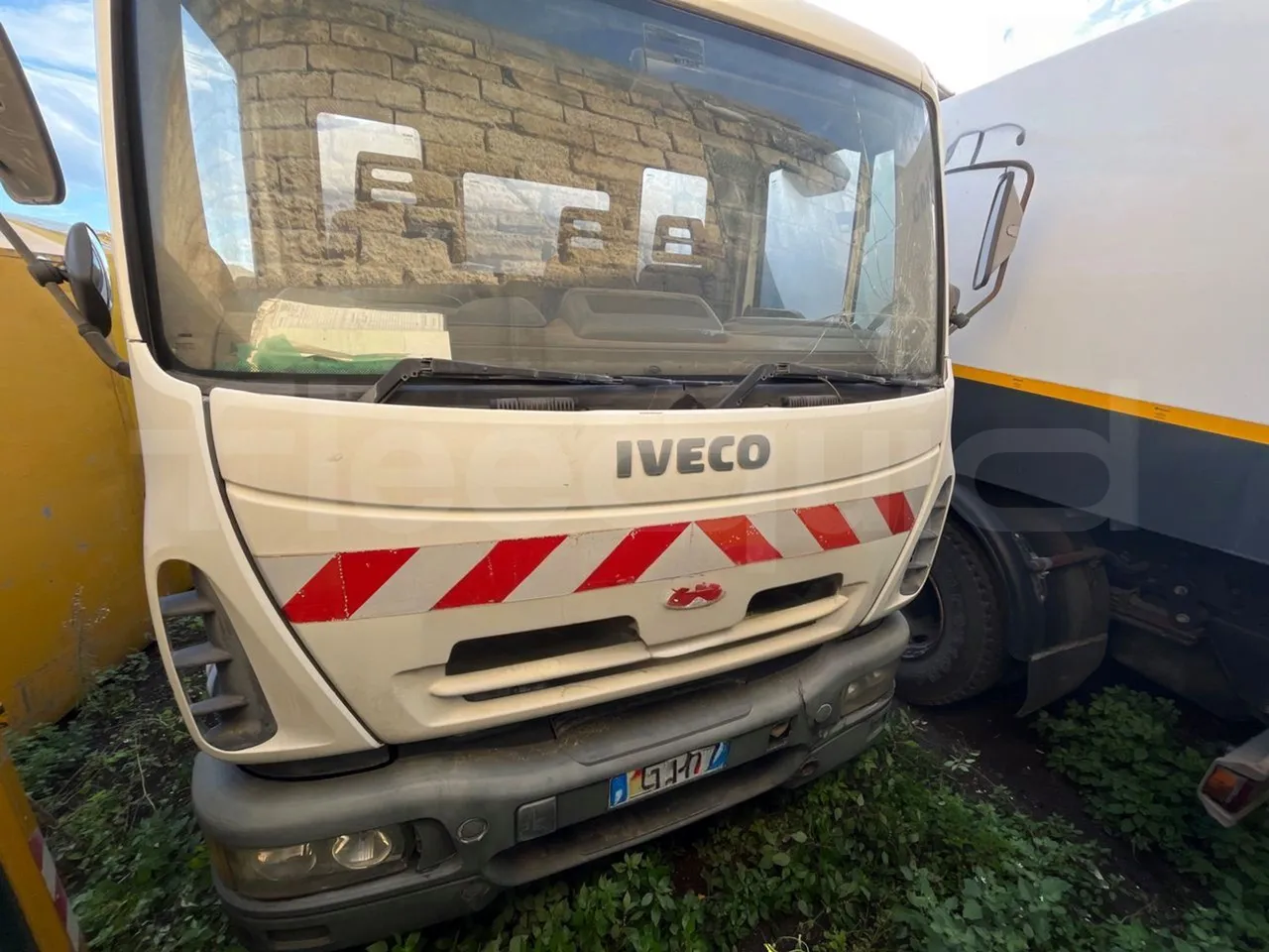 Iveco 130/120 Euro3 - 134kW - 5.995mt - front photo