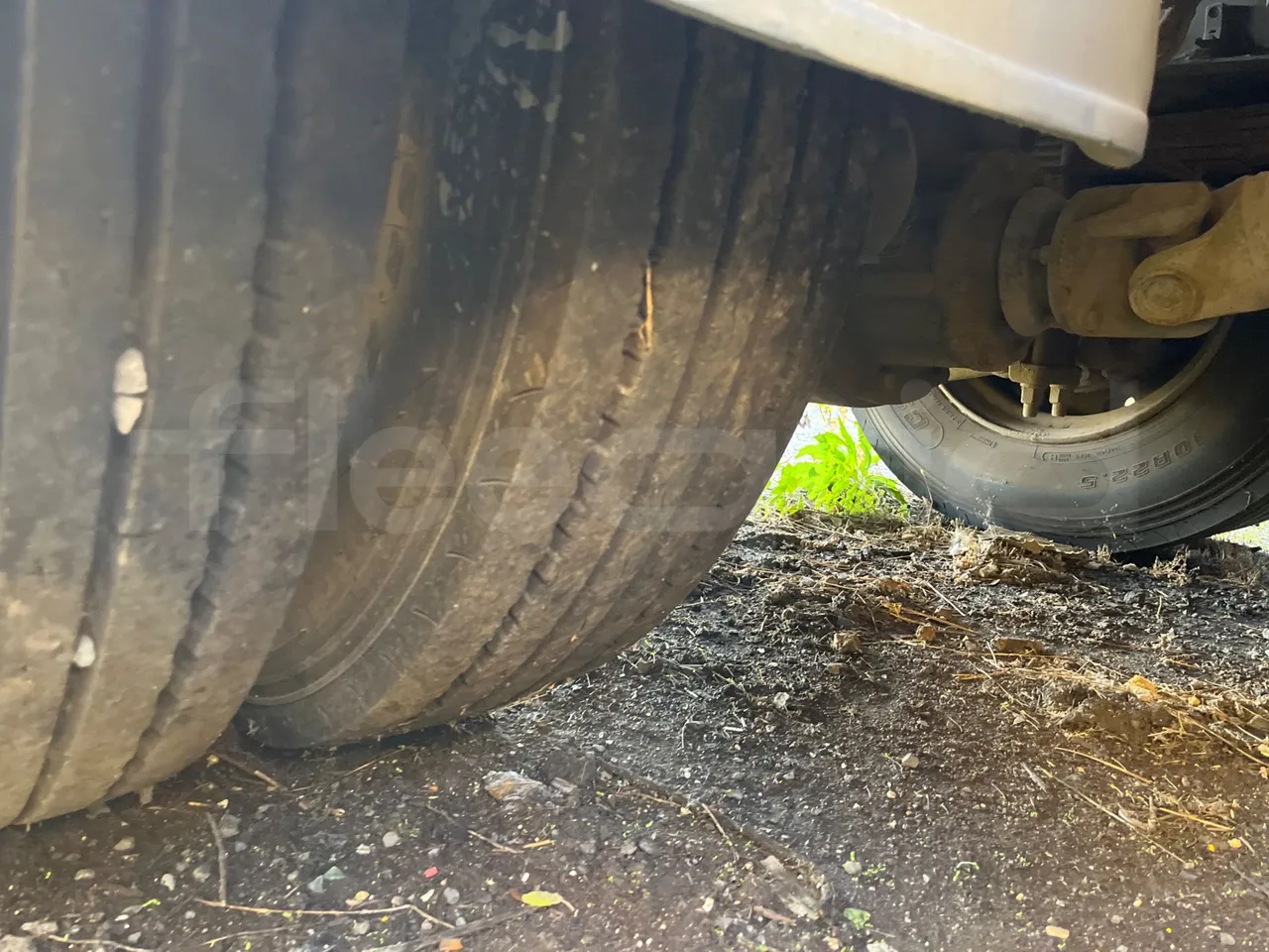 Iveco 130/120 Euro3 - 134kW - 5.995mt - tread condition front tires left