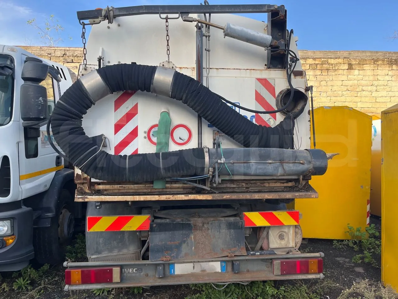 Iveco 130/120 Euro3 - 134kW - 5.995mt - rear hatch closed