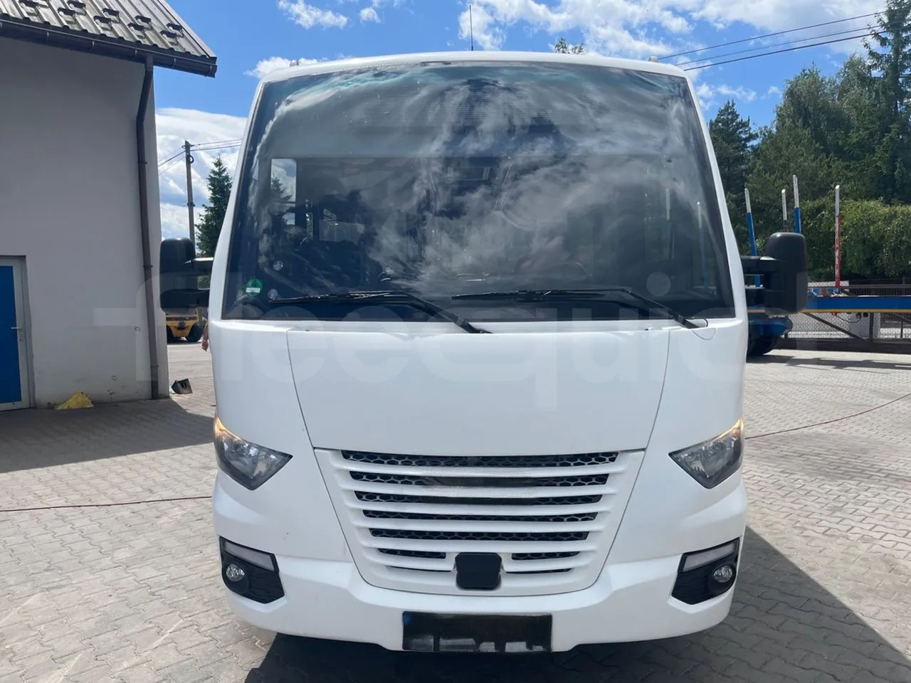 Iveco Daily 70C18 - EUR6 - 132kW - 8.04m - front photo