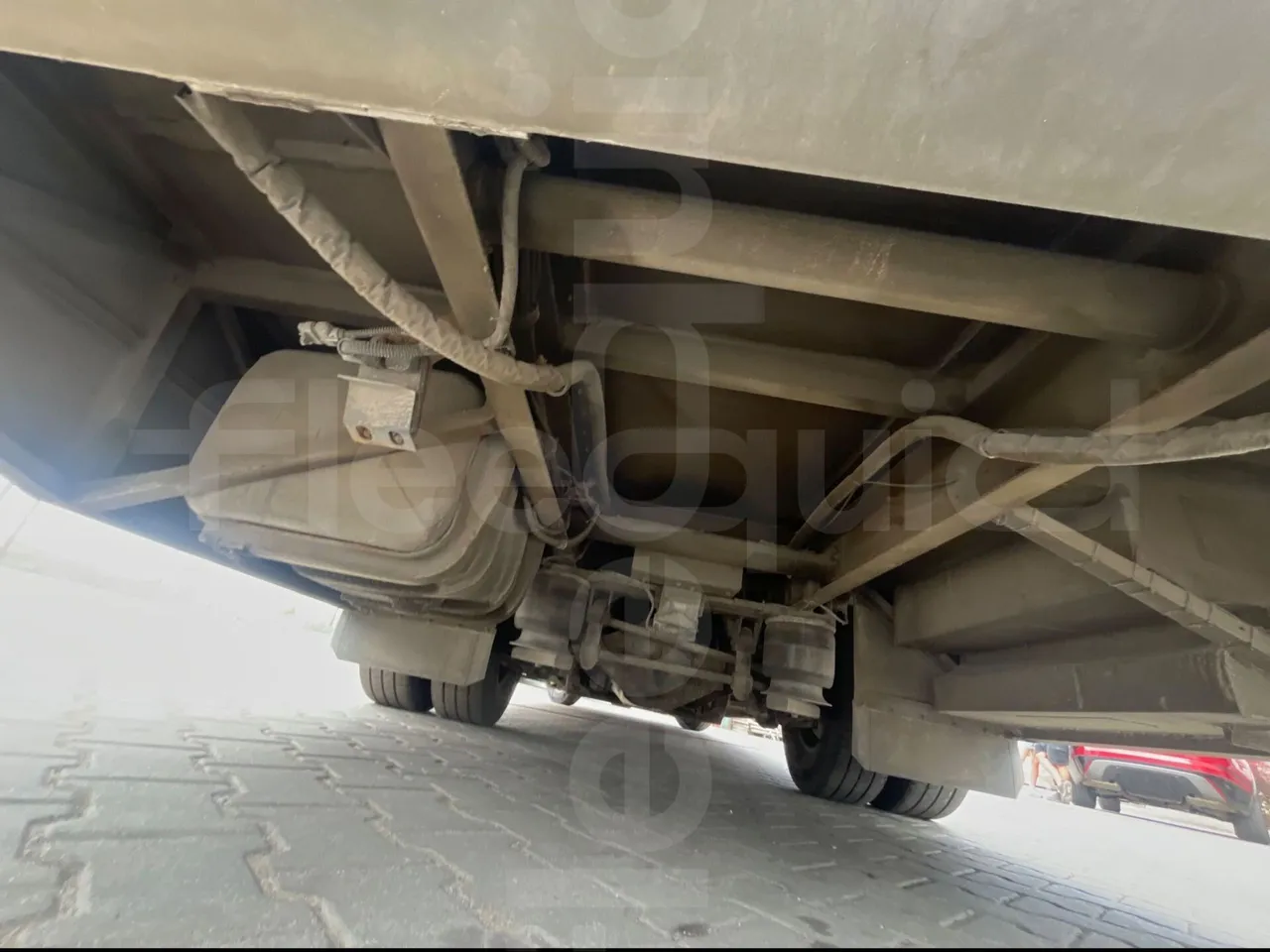Iveco Daily 70C18 - EUR6 - 132kW - 8.04m - front shock absorbers left