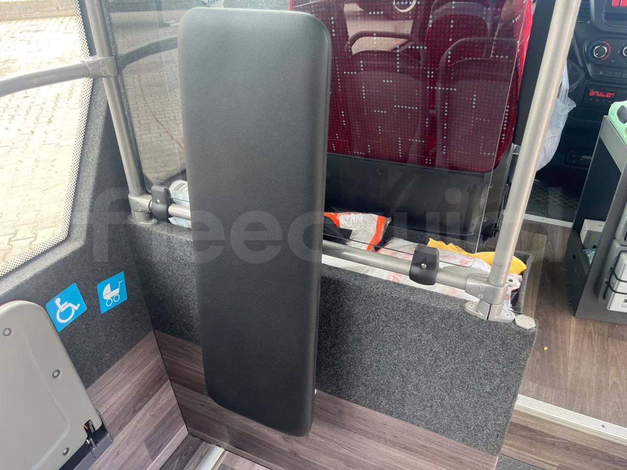 Iveco Daily 70C18 - EUR6 - 132kW - 8.04m - roof hatch 3