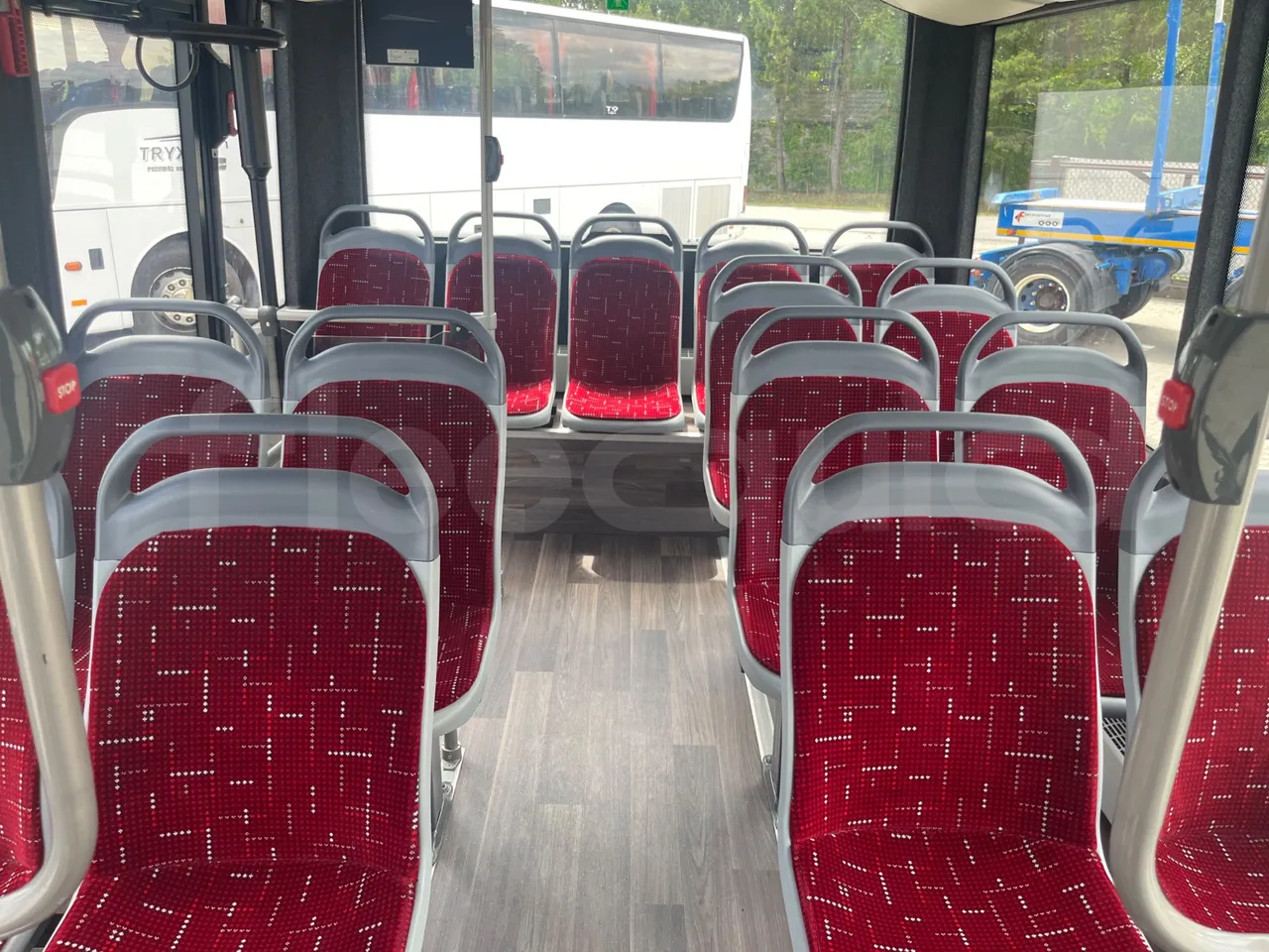 Iveco Daily 70C18 - EUR6 - 132kW - 8.04m - overhead compartments photo