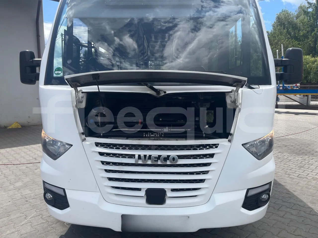 Iveco Daily 70C18 - EUR6 - 132kW - 8.04m - rear hatch open (mandatory for bus to scrap)