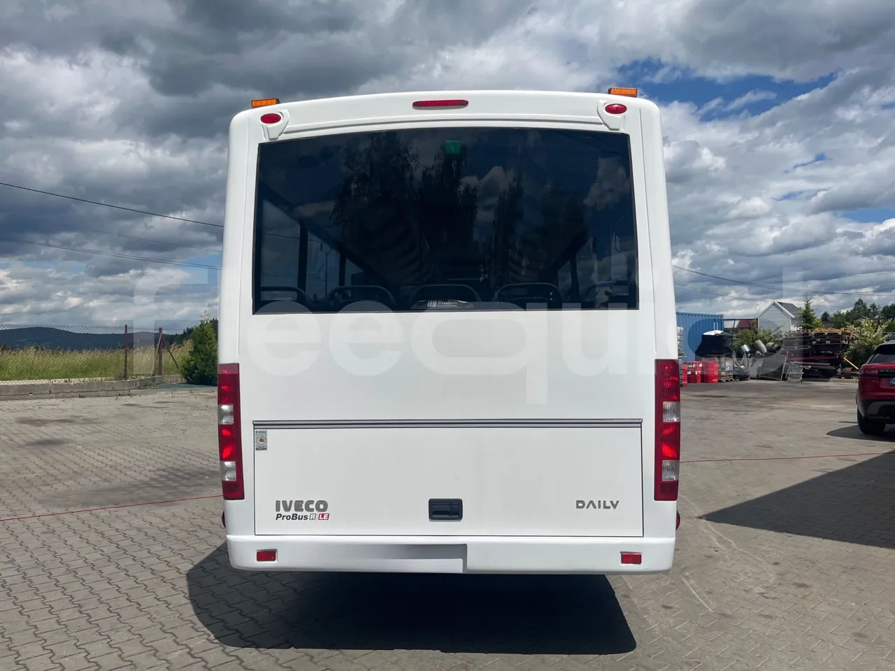 Iveco Daily 70C18 - EUR6 - 132kW - 8.04m - under carpet photo