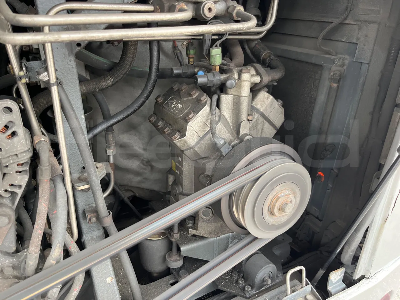 Temsa Safari RD R A T-I53 - Euro 5 - 266 kw - 12.200 mt - air conditioning compressor