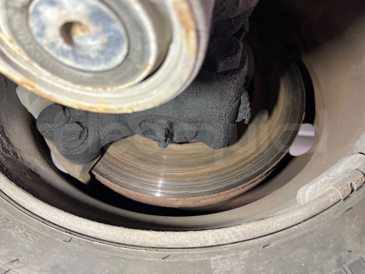 Temsa Safari RD R A T-I53 - Euro 5 - 266 kw - 12.200 mt - front discs right