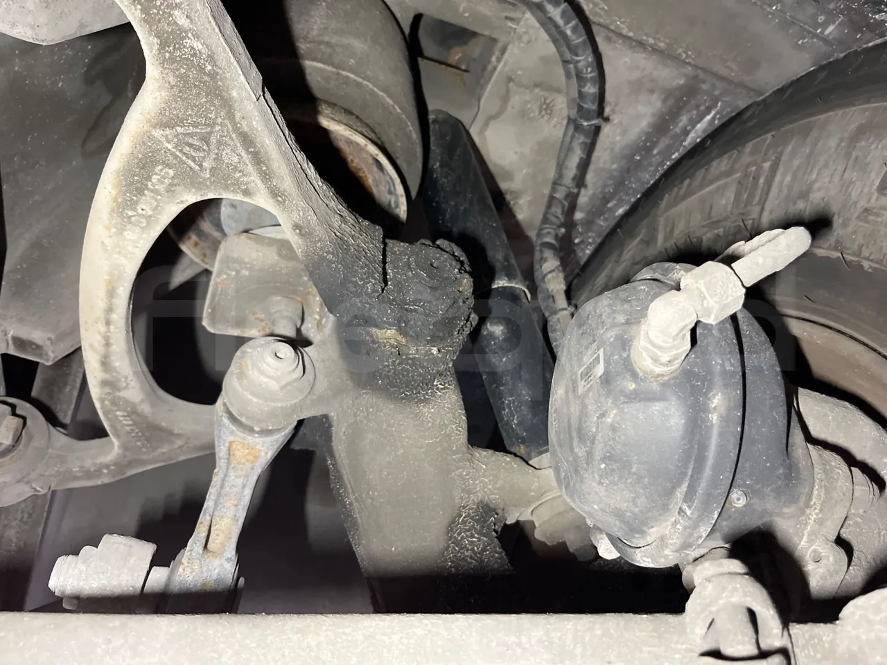 Temsa Safari RD R A T-I53 - Euro 5 - 266 kw - 12.200 mt - front shock absorbers left