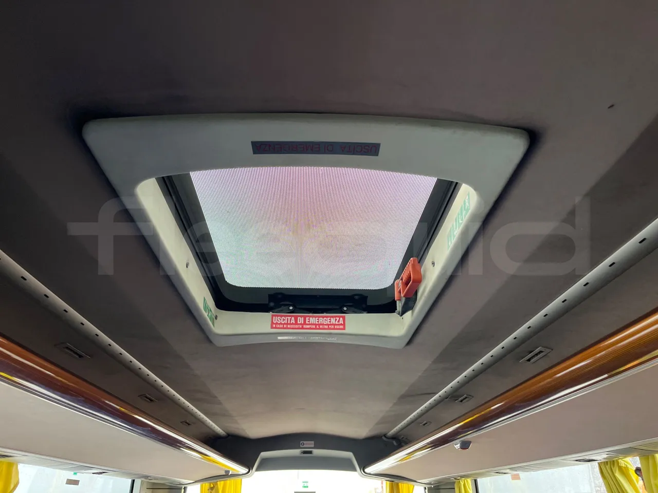 Temsa Safari RD R A T-I53 - Euro 5 - 266 kw - 12.200 mt - roof hatch 1