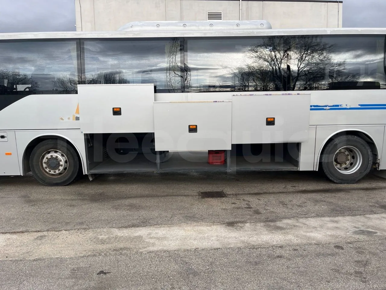 Temsa Safari RD R A T-I53 - Euro 5 - 266 kw - 12.200 mt - luggage rack photo