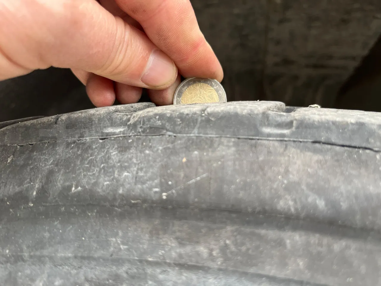 Temsa Safari RD R A T-I53 - Euro 5 - 266 kw - 12.200 mt - tread condition front tires left