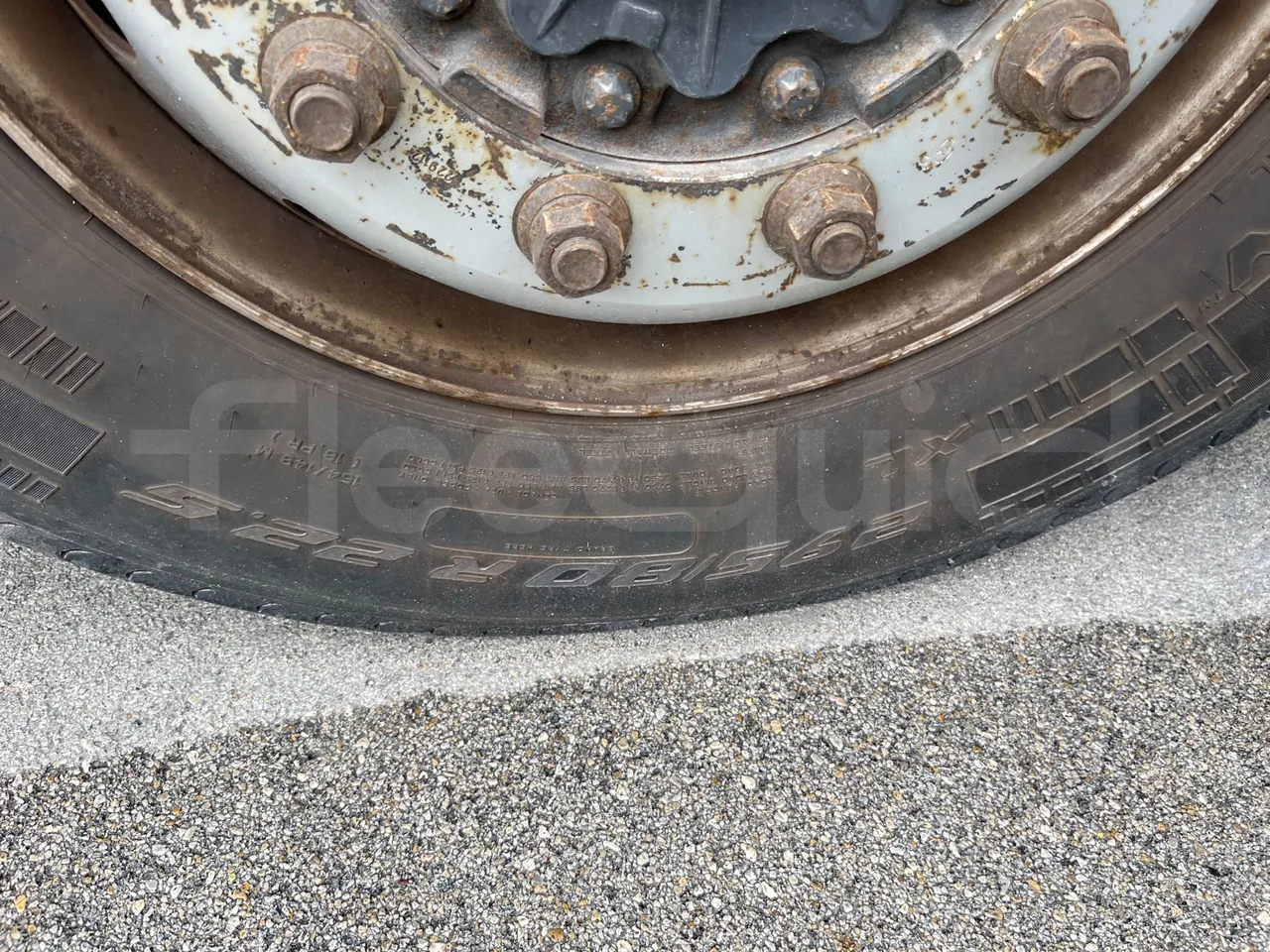 Temsa Safari RD R A T-I53 - Euro 5 - 266 kw - 12.200 mt - front left tire measurements