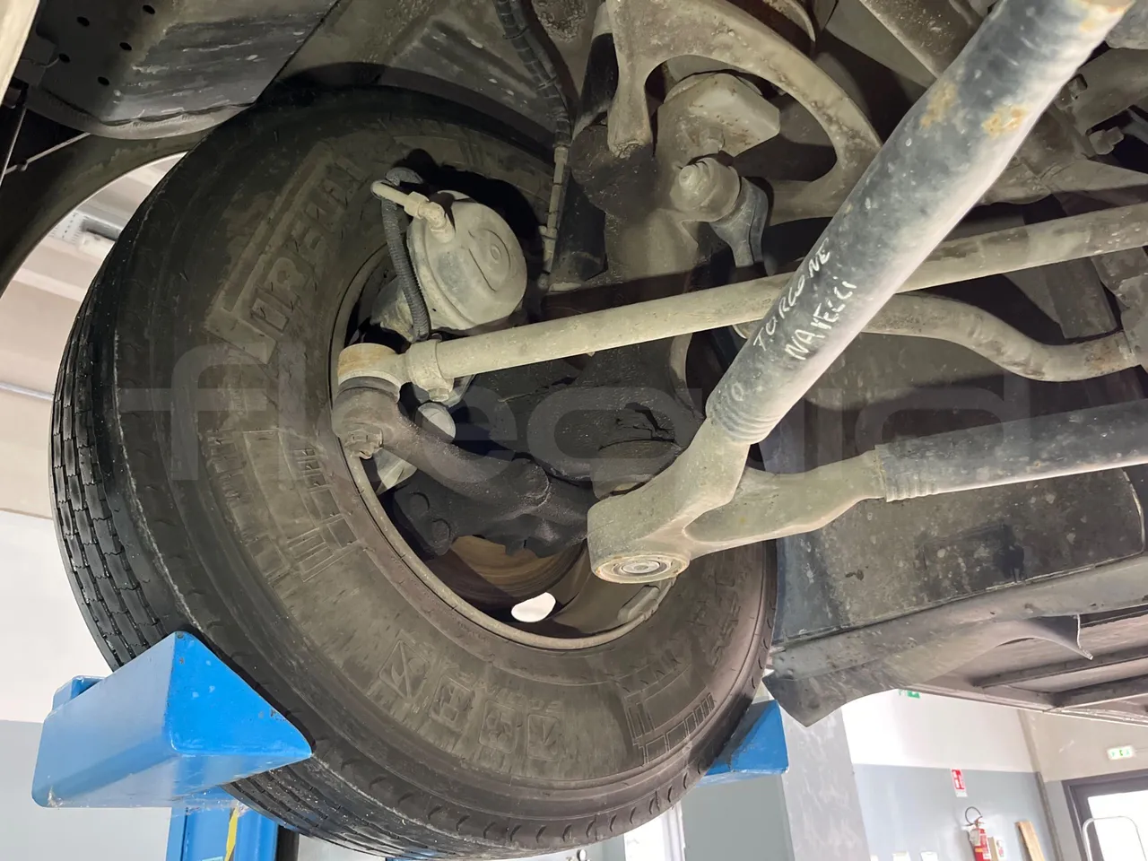 Temsa Safari RD R A T-I53 - Euro 5 - 266 kw - 12.200 mt - front axle right side