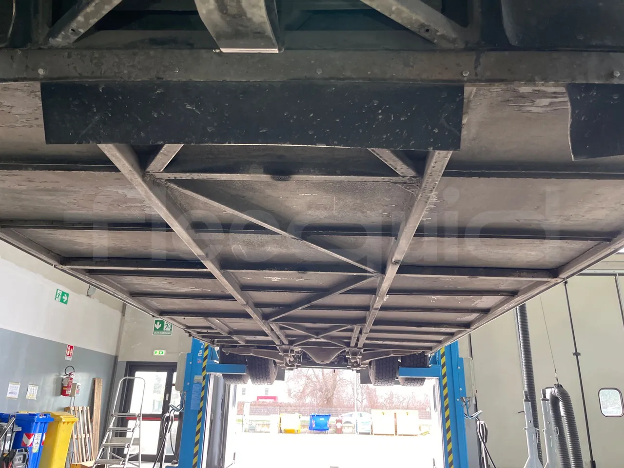 Temsa Safari RD R A T-I53 - Euro 5 - 266 kw - 12.200 mt - central undercarriage photo