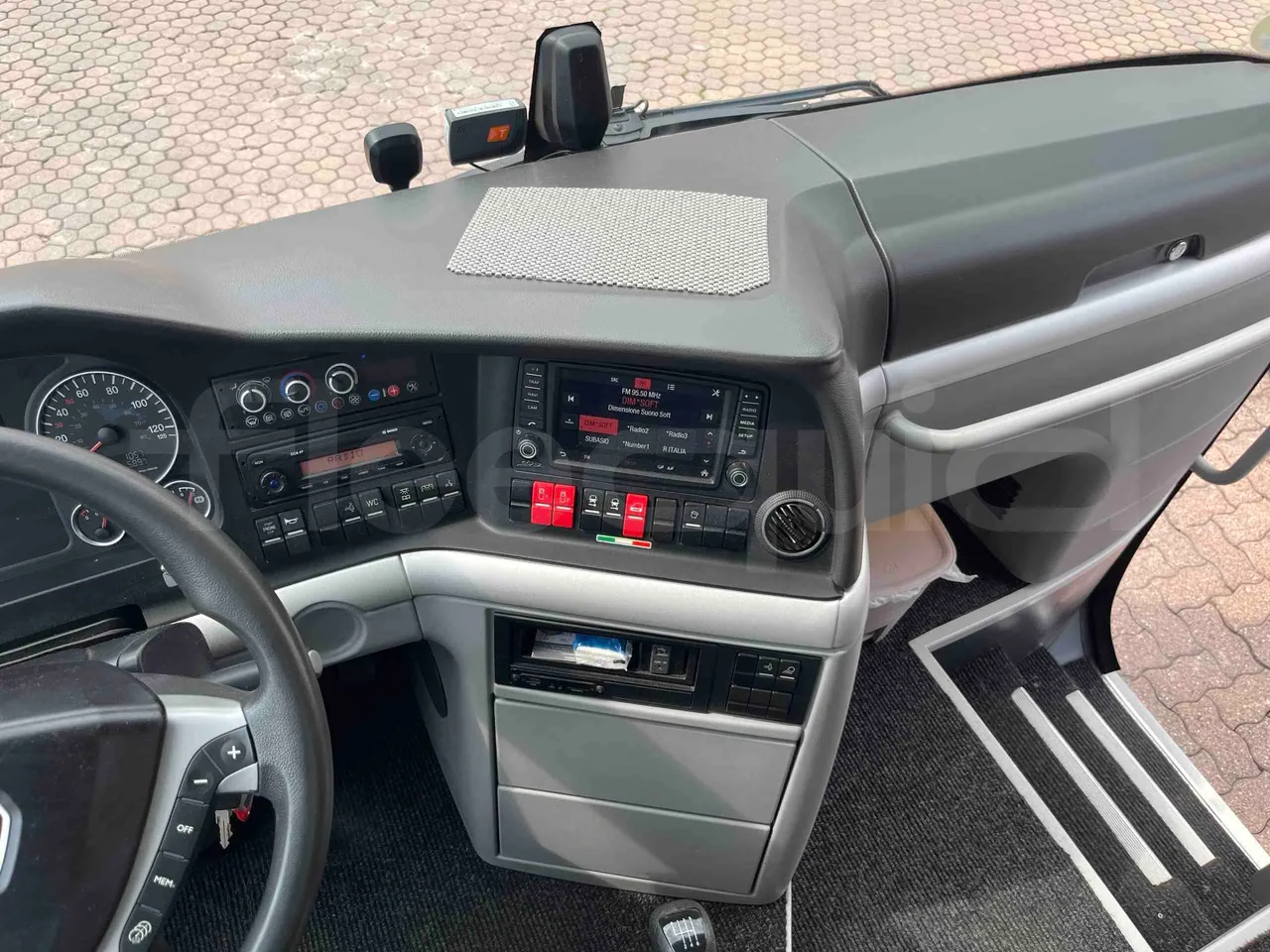 Man Lion's Coach - onboard devices 1