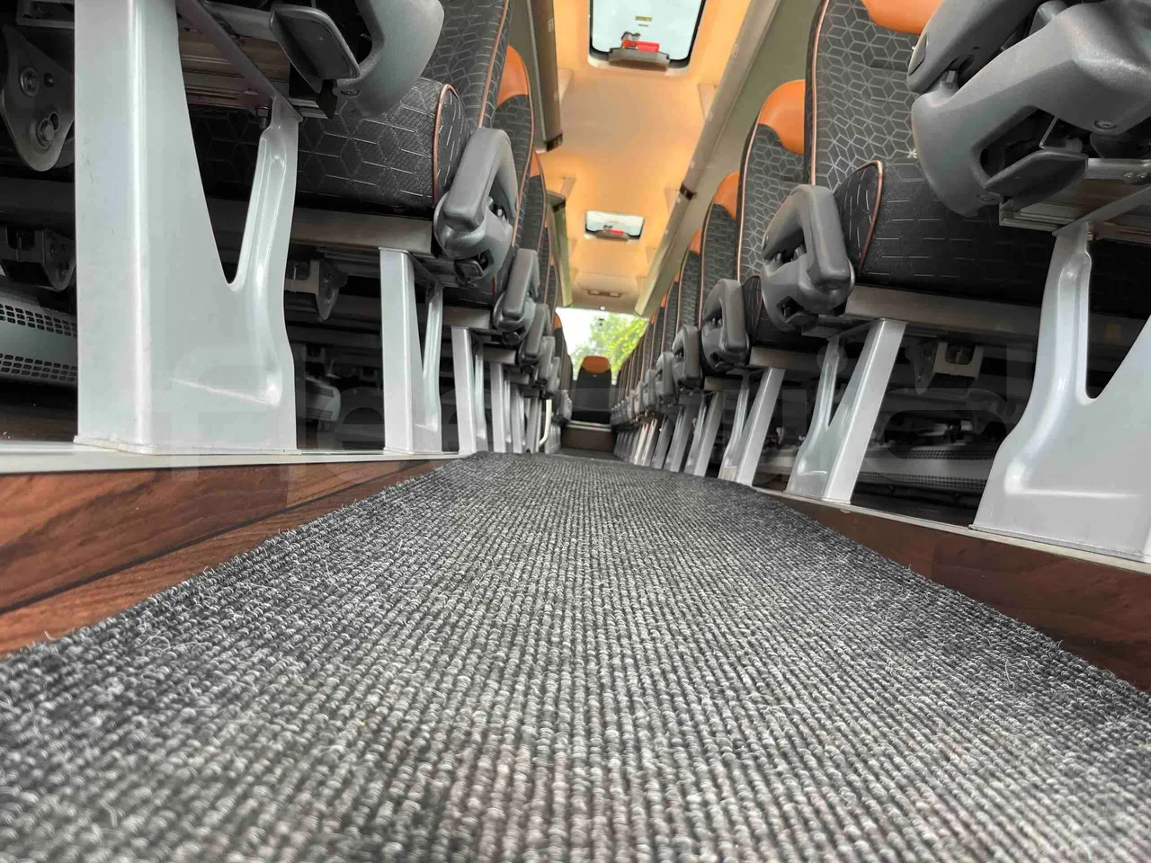 Man Lion's Coach - seat brackets photo
