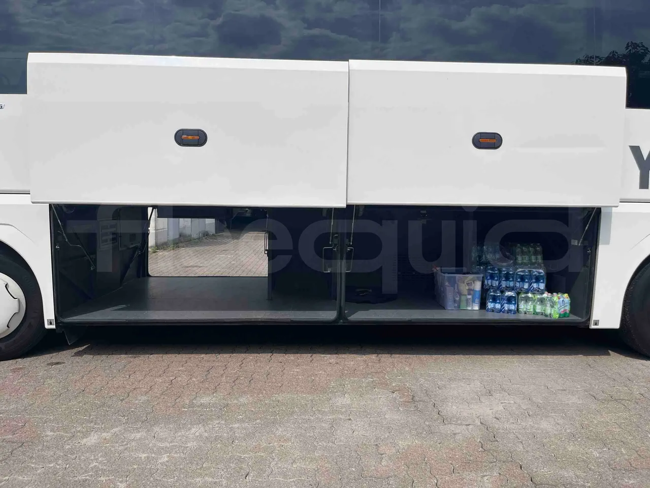 Man Lion's Coach - luggage rack photo