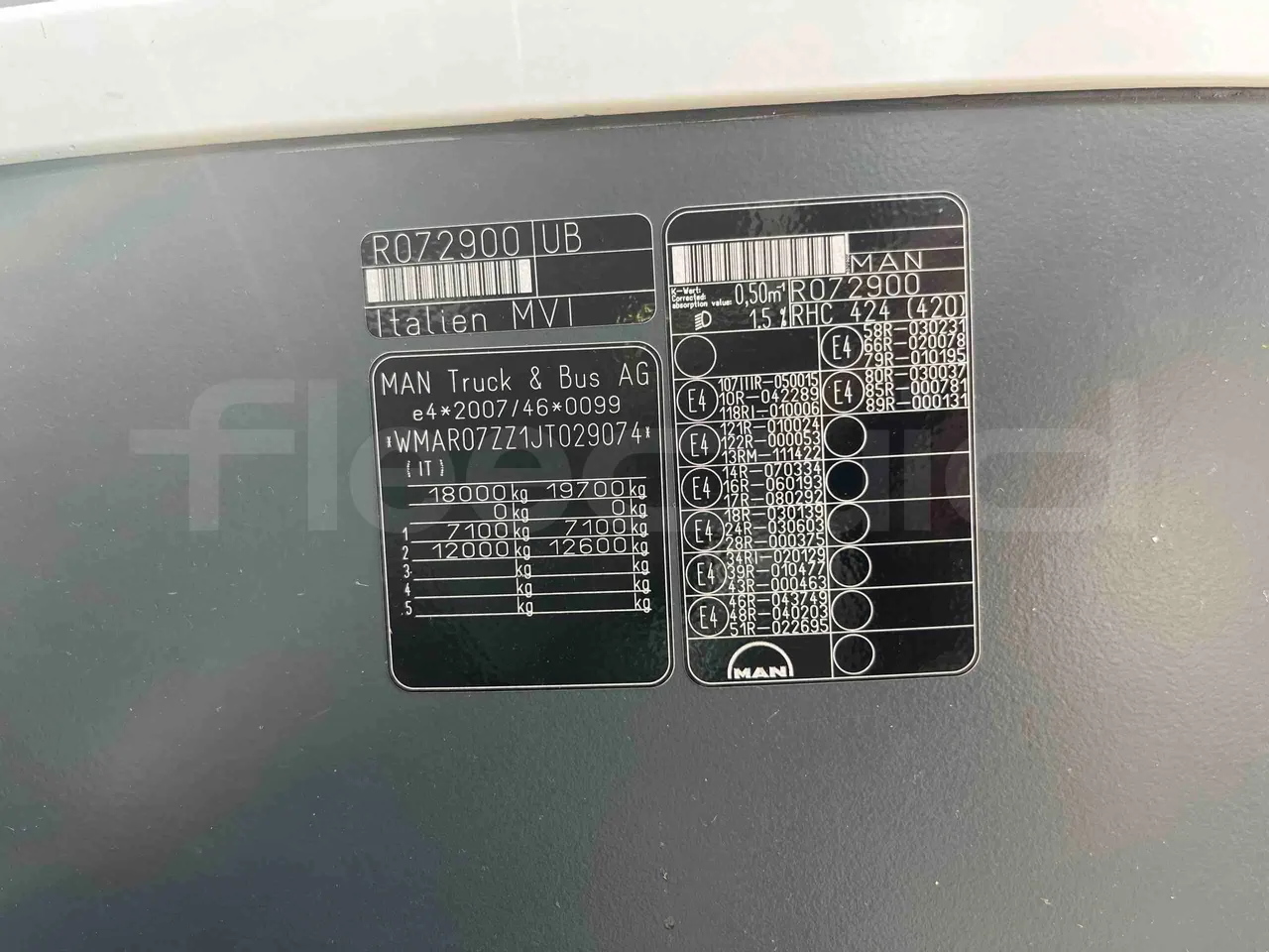 Man Lion's Coach - vehicle plate photo