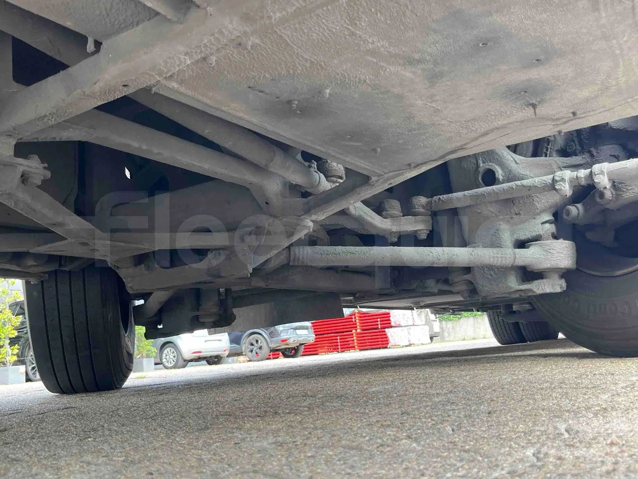 Man Lion's Coach - front axle central