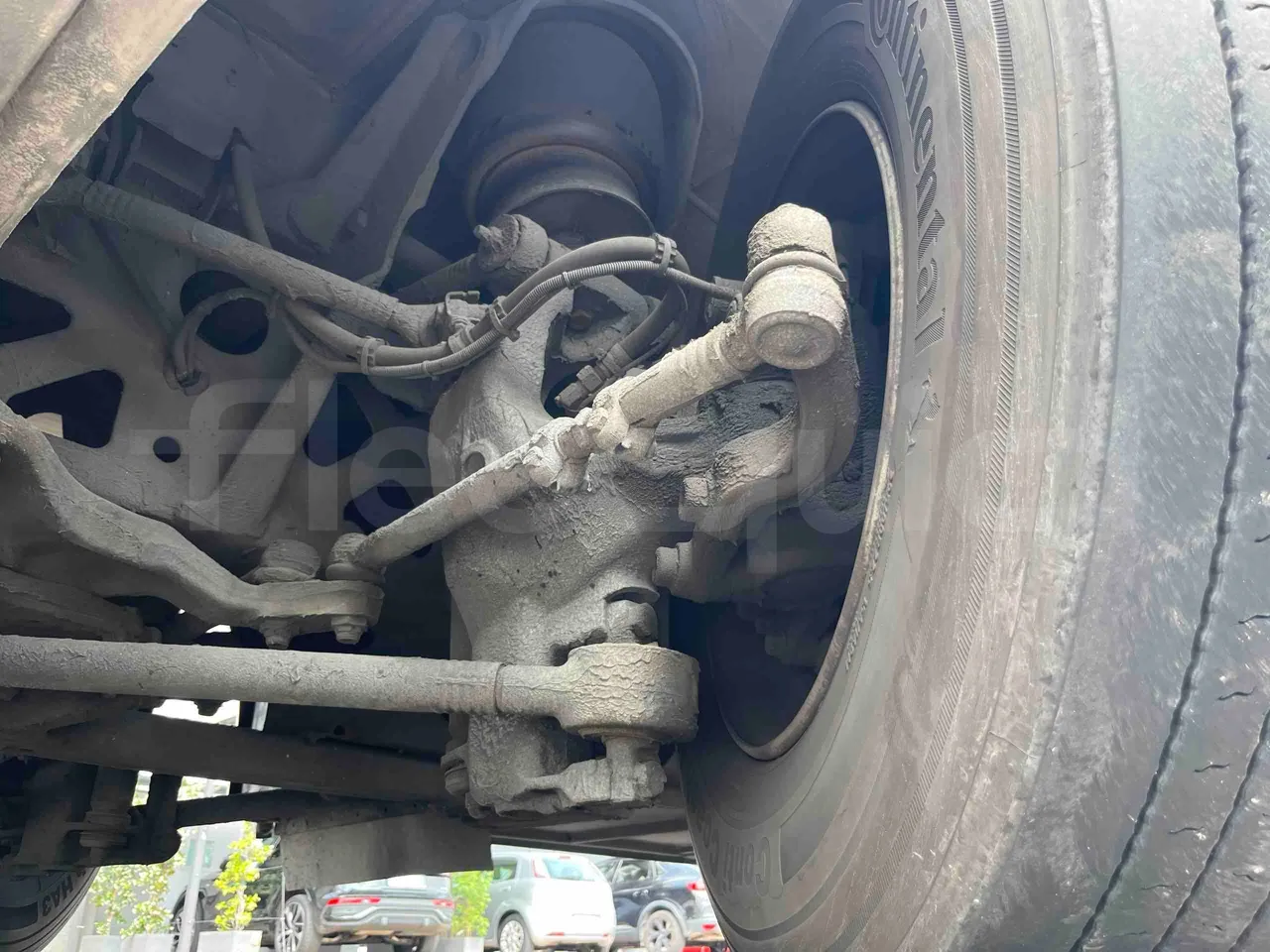 Man Lion's Coach - front axle left side