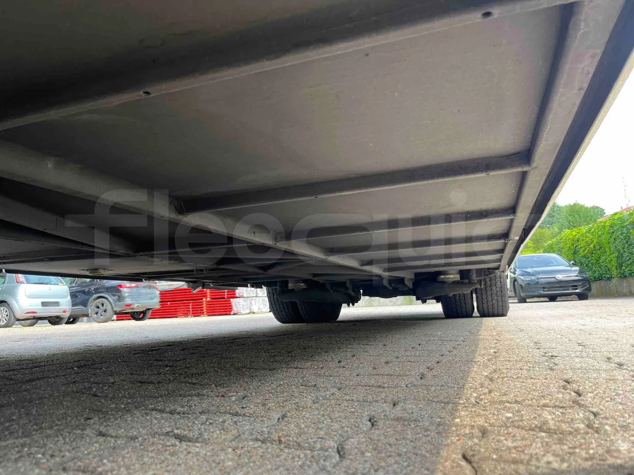 Man Lion's Coach - central undercarriage photo