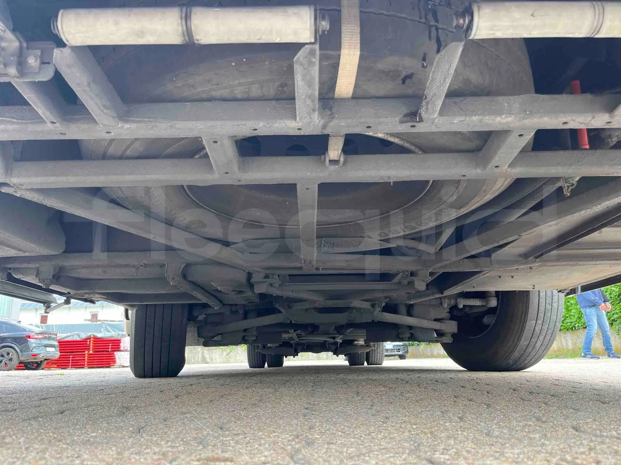 Man Lion's Coach - front undercarriage from front