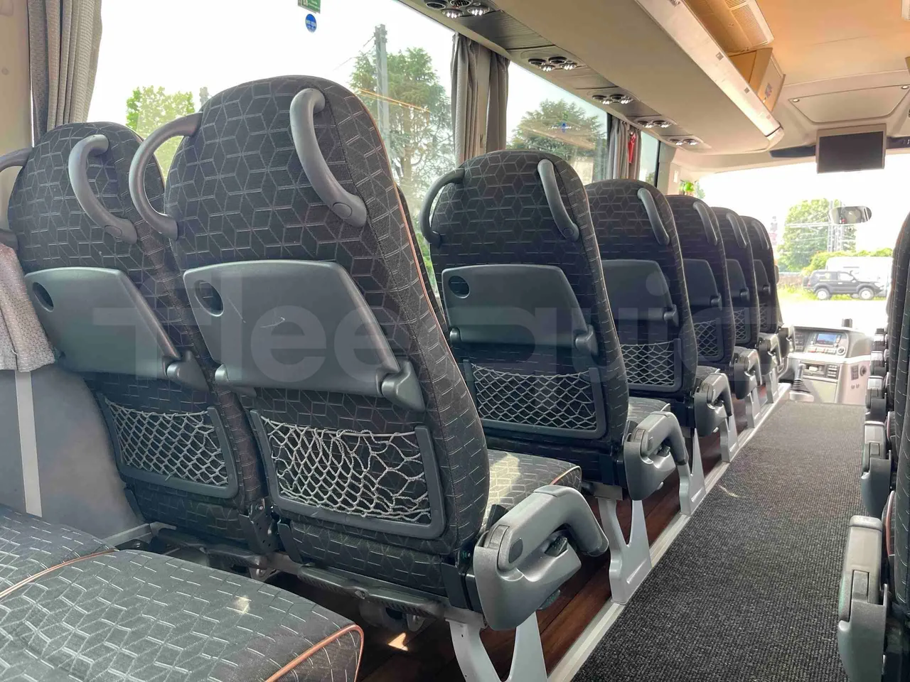 Man Lion's Coach - turntable internal (18m)