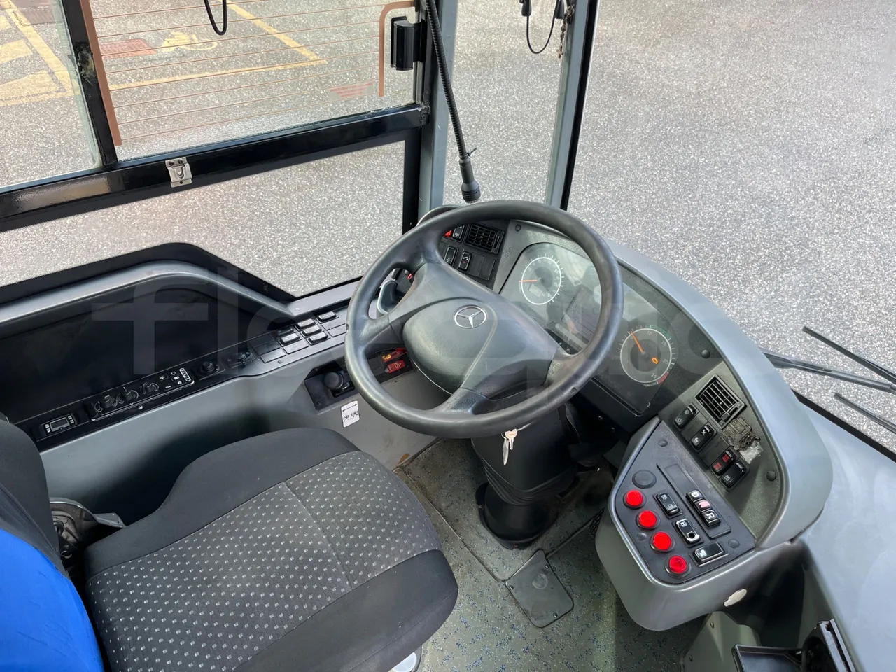 Mercedes-Benz Conecto 628B02-BD1GKEB/ Euro 6 - 265 Kw - 17.956 Mt - buttons panels on