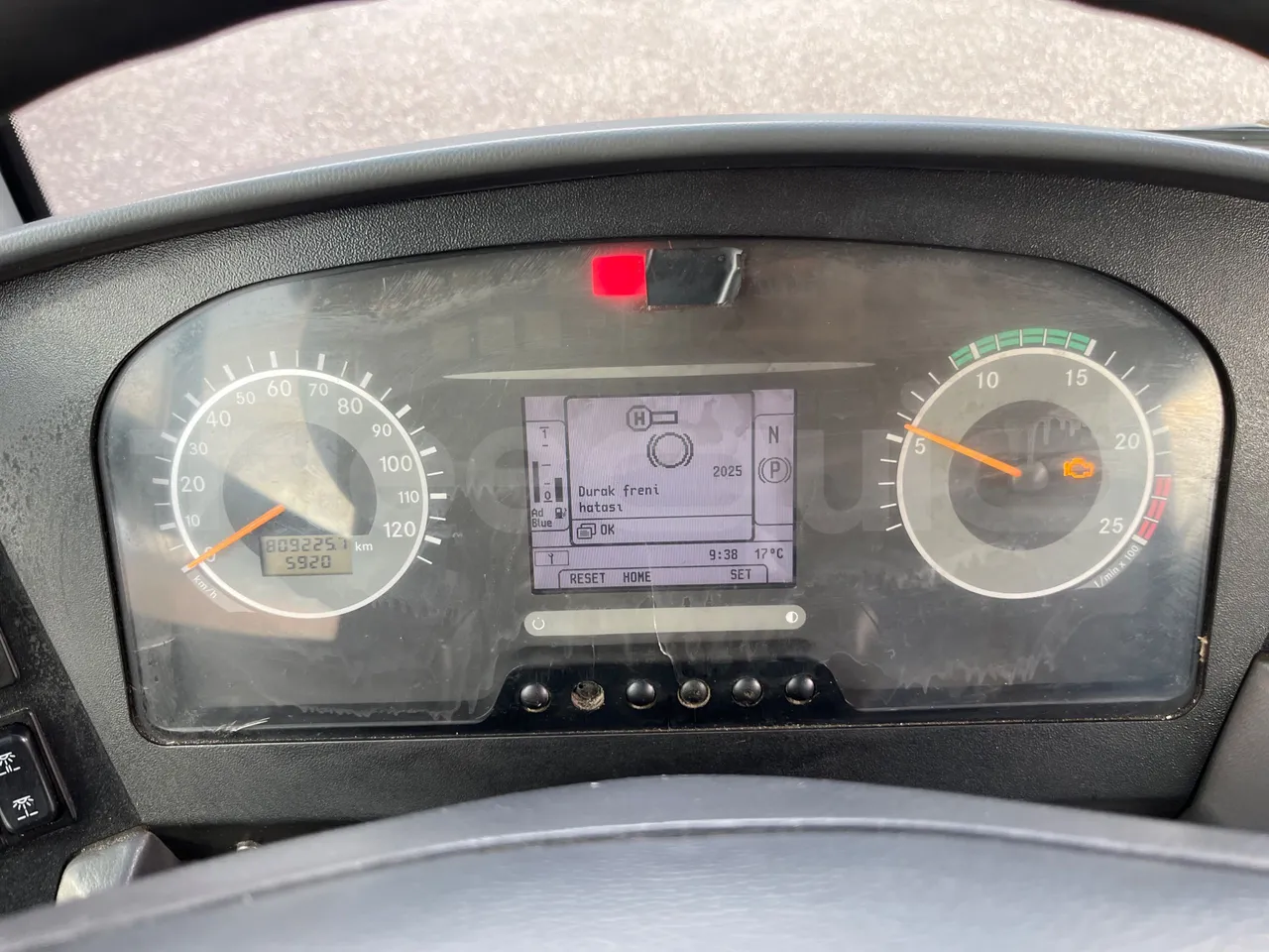 Mercedes-Benz Conecto 628B02-BD1GKEB/ Euro 6 - 265 Kw - 17.956 Mt - dashboard lights on