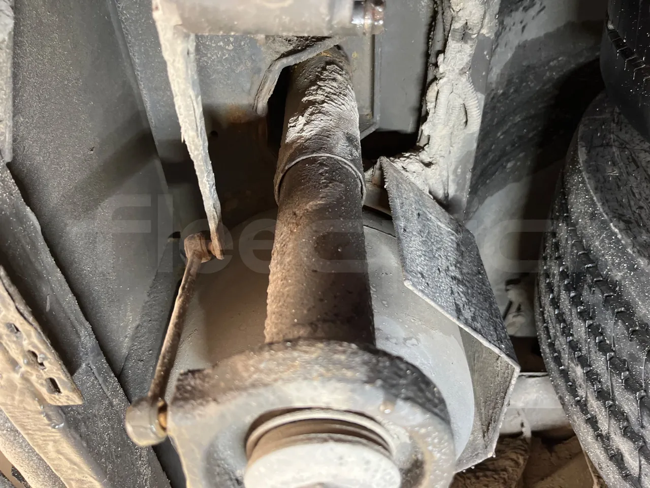 Mercedes-Benz Conecto 628B02-BD1GKEB/ Euro 6 - 265 Kw - 17.956 Mt - axle 2 shock absorbers 1 left