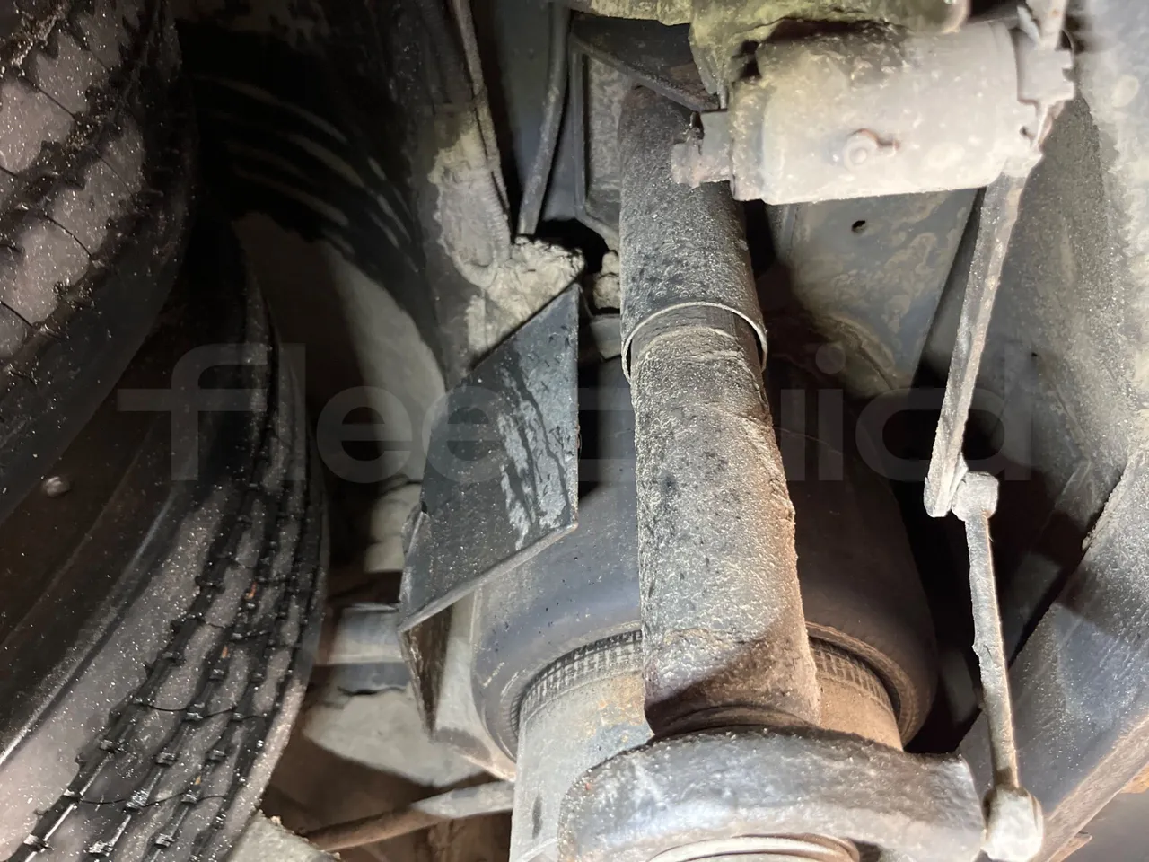 Mercedes-Benz Conecto 628B02-BD1GKEB/ Euro 6 - 265 Kw - 17.956 Mt - axle 2 shock absorbers 1 right