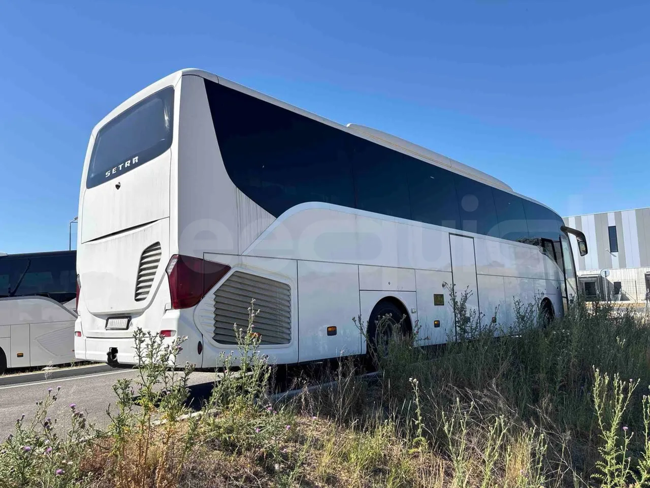 Setra S515 - 3/4 right rear doors open