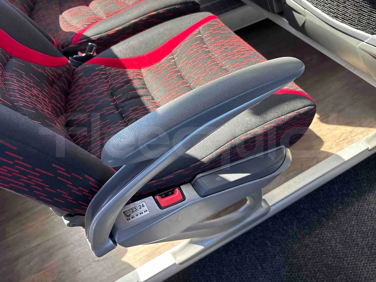 Setra S515 - armrest detail photo